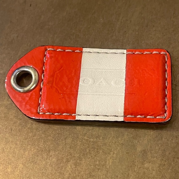 COACH ❤️ Red and White 🤍 TAG - Picture 1 of 2